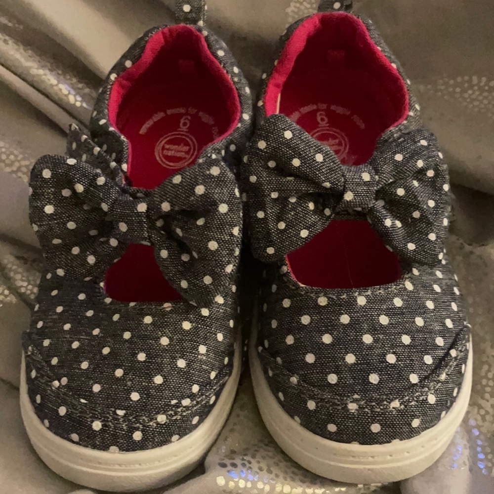 Denim polka dots toddler shoes size 6 never worn